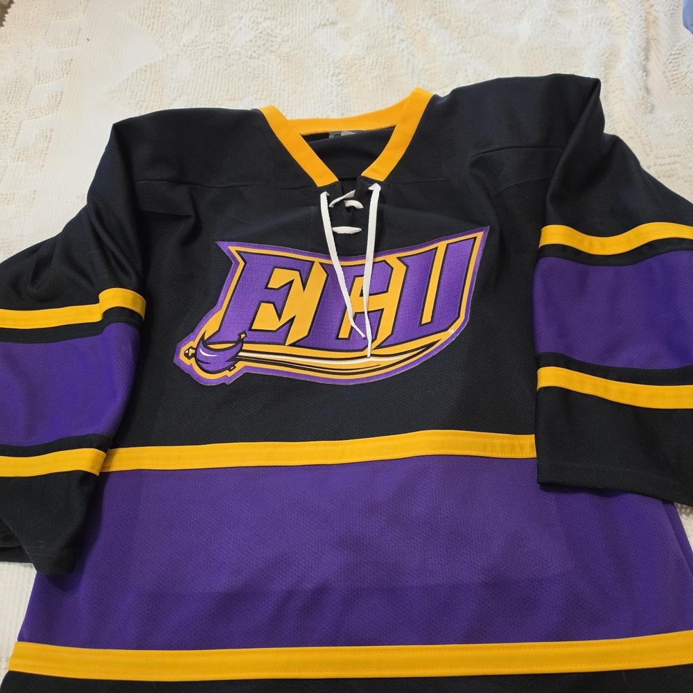 East Carolina University Pirates Hockey Club Jersey Circa 2004 Size Medium